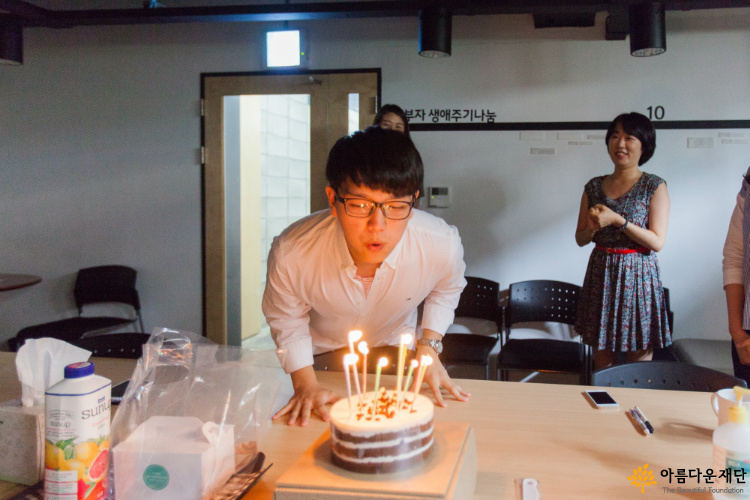  기부자님의 라운딩 중간에 몰래몰래 연락하며 준비했던 깜짝 생일파티