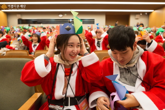 꼬딱지들 모여라~! 즐거운 종이접기 시간!!