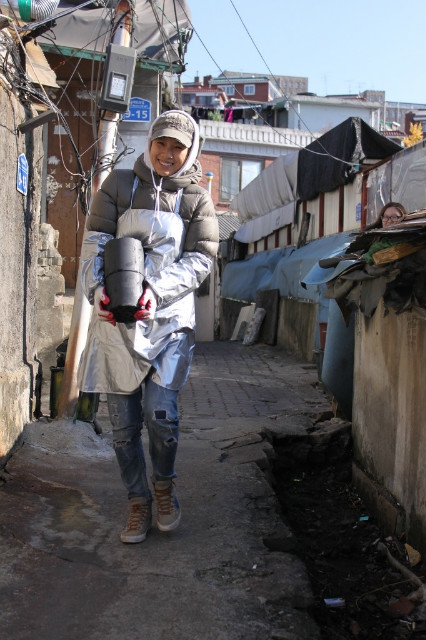 미소천사 이효리, 아현동 달동네에 떴다!