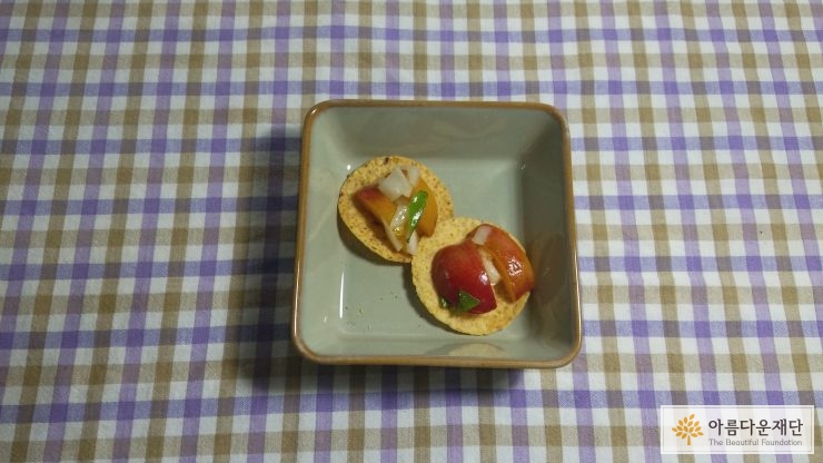 나초와 자두살사