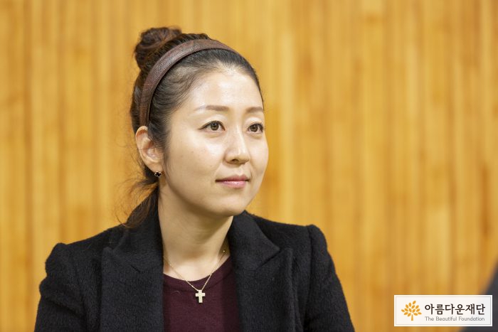 표정윤 (계상초등학교 지역사회교육전문가) 인물 사진입니다.