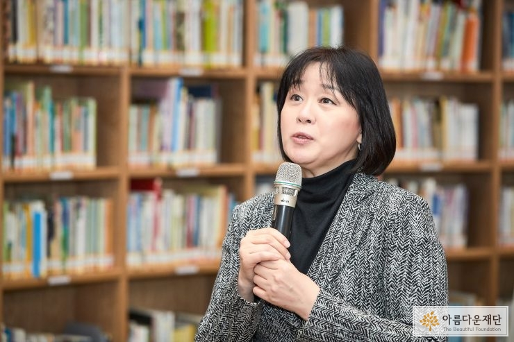 박영숙 기부자가 말하는 모습