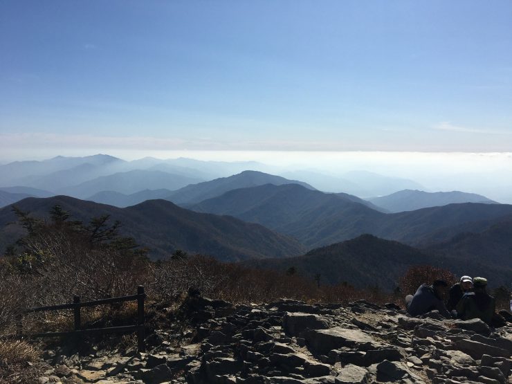 지난해 올랐던 지리산 반야봉. 첩첩산중 정말 아름다웠어요.  (출처 : 나비)