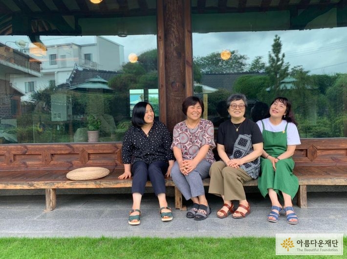 춘향골교육공동체(좌측부터 최현진 대표, 이미숙 대표, 김연경 길잡이교사, 채복희 길잡이교사)