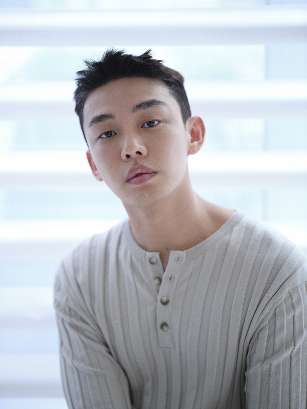 배우 유아인 팬카페 아이니스가 유아인의 생일을 맞아 아름다운재단에 700만원을 기부했다