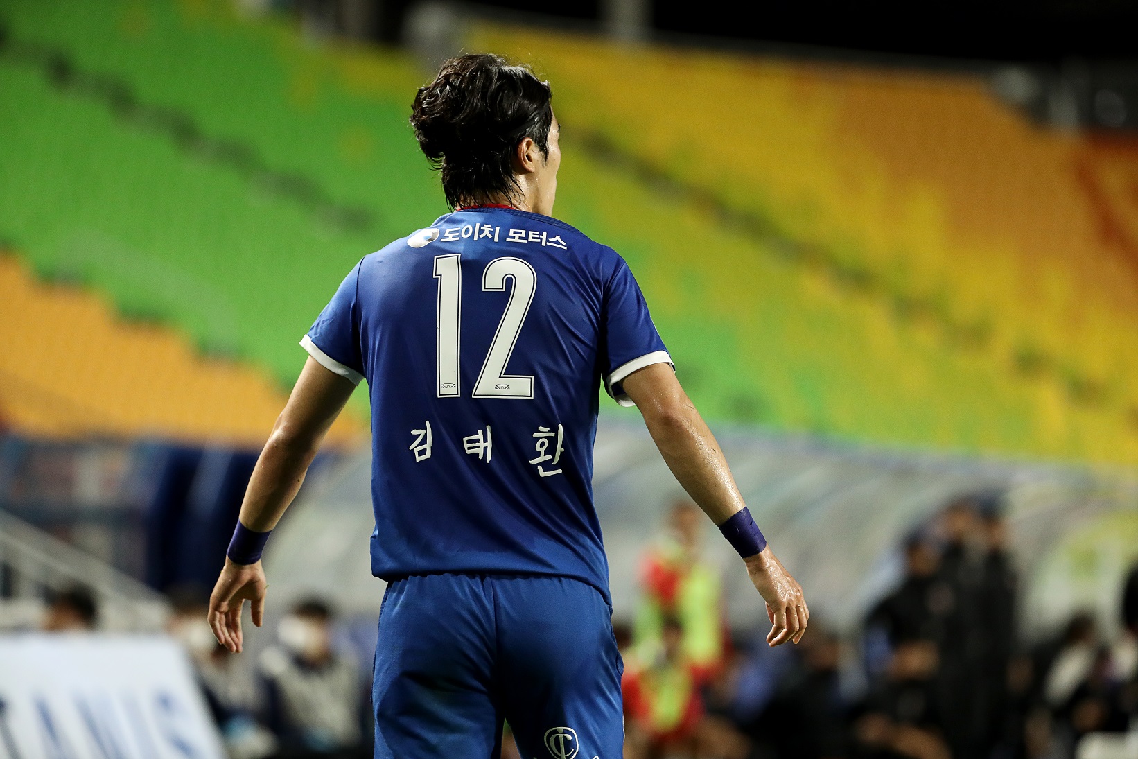 손글씨 유니폼 이벤트가 담긴 광고 영상 화면 갈무리