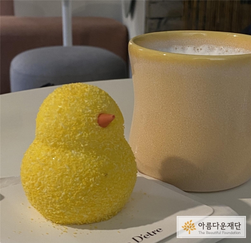 (이 정도면 서촌 맛집 투어 아닌가요? 차례대로, 고운 자태의 카이센동과 파스타, 귀여운 오리 케이크)