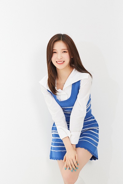 그룹 오마이걸의 멤버 아린이 자립준비청년(보호종료아동)의 건강한 자립을 돕기 위해 성년의 날을 맞아 2천만 원을 아름다운재단에 기부했다.