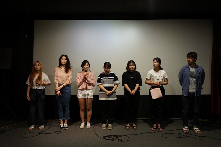 영상서포터즈로 참여한 6명의 청년들과 장은우 감독 <사진 : 대구참여연대>