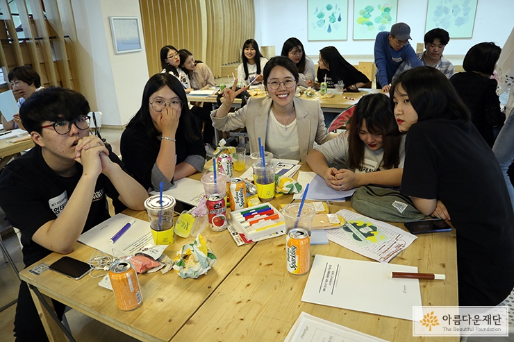 학교밖배움터 <징검다리거점공간바라지>에 소속된 청소년 4명으로 구성된 모둠 <피노키오프로젝트>