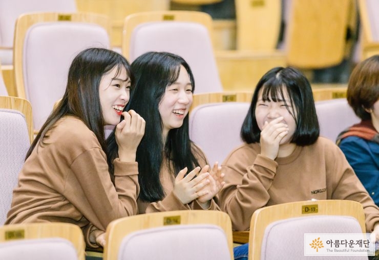 10월 15일 진행된 닫기캠프 자리에서 15개 팀의 길 위의 희망찾기 이야기를 공유하는 시간을 가졌다