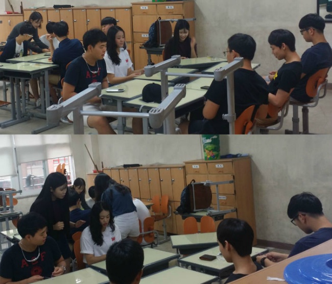 축제 전 팔찌를 만드는 모습. 이렇게 만든 팔찌와 립밤을 팔아 수익금을 기부하였습니다. (제공:CAM)