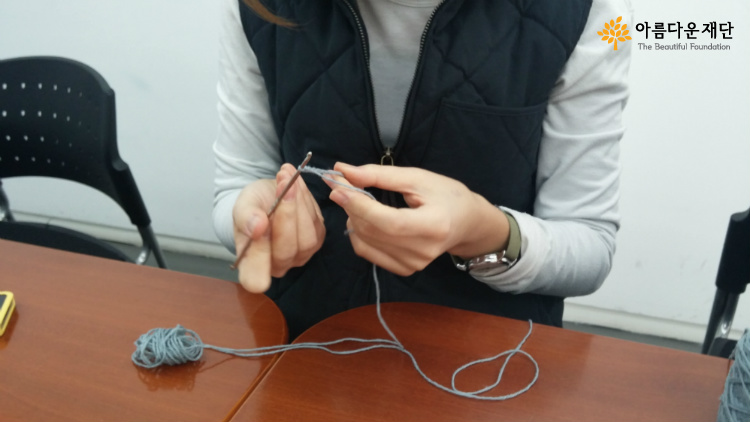 최근 뜨개질 신동으로 떠오른 혜윤간사님 
